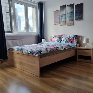 https://warsaw-strict-center-wifi-next-to-central-railway.warsawhotelspoland.com