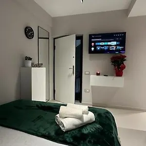 https://host-tirana.hotels-in-tirana.com